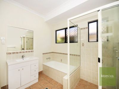 4 Armidale Court, Douglas