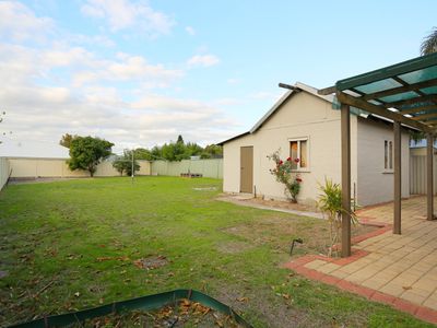 35 Boulder Avenue , Ascot
