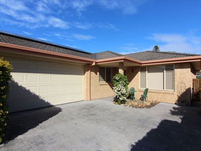 2 / 12 Cedar Grove, Forster