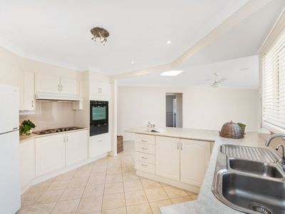 9 Maria Ave, Burrill Lake