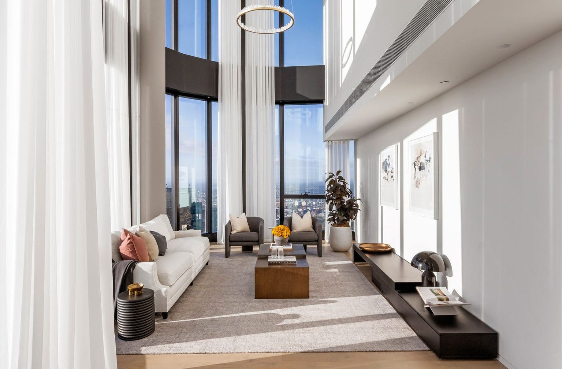 9701 / 70 Southbank Boulevard, Southbank