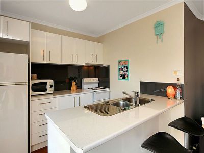 219 / 24 Lake Weyba Drive, Noosaville