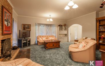 1 Thomson Road, Beaconsfield Upper