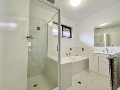 9 Bronton Way, Point Vernon