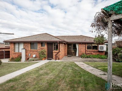 34 Rowland Crescent, Summerhill