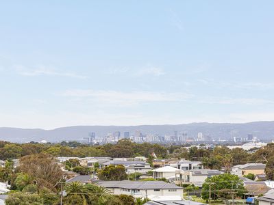 2 / 5 Clegowie Street, West Beach