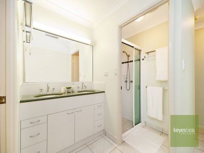 2 Carisbrooke Court, Annandale