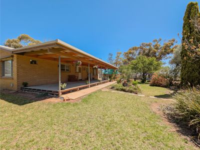 1947 Murray Valley Highway, Lake Charm