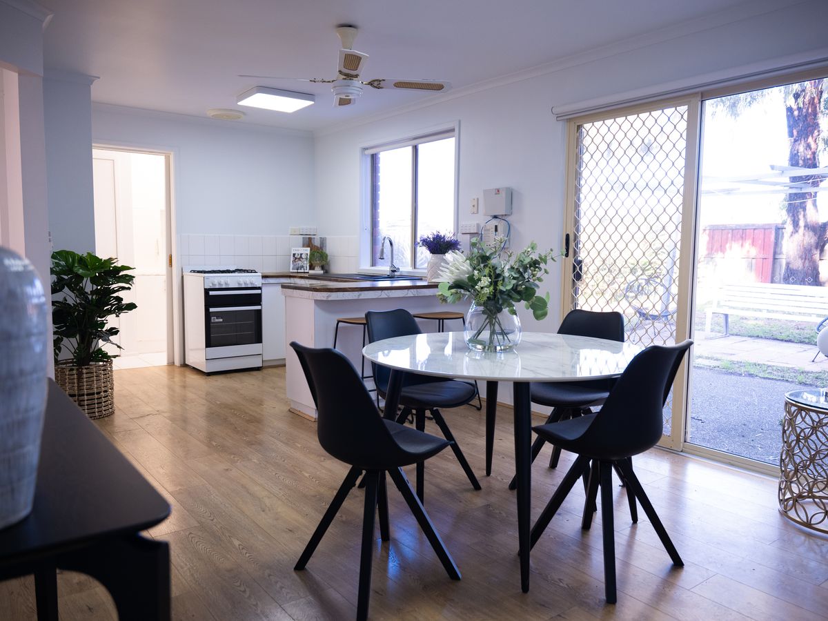 7 Carmarthen Close, Werribee