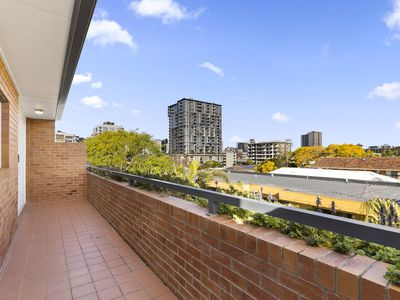 9 / 22 Ascog Terrace, Toowong