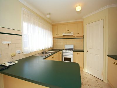 1 / 37 Bourke Crescent, Hoppers Crossing