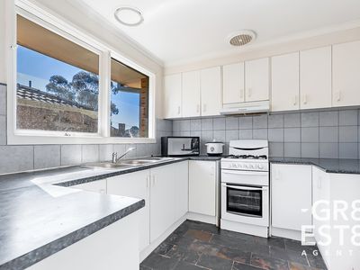 1 Halstead Court, Cranbourne