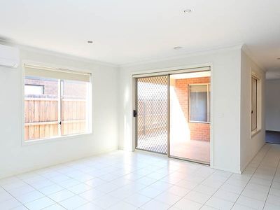 7 Fatham Drive, Wyndham Vale