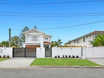 5 Park Ave, Broadbeach Waters
