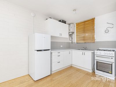 111b / 19 Herdsman Parade, Wembley