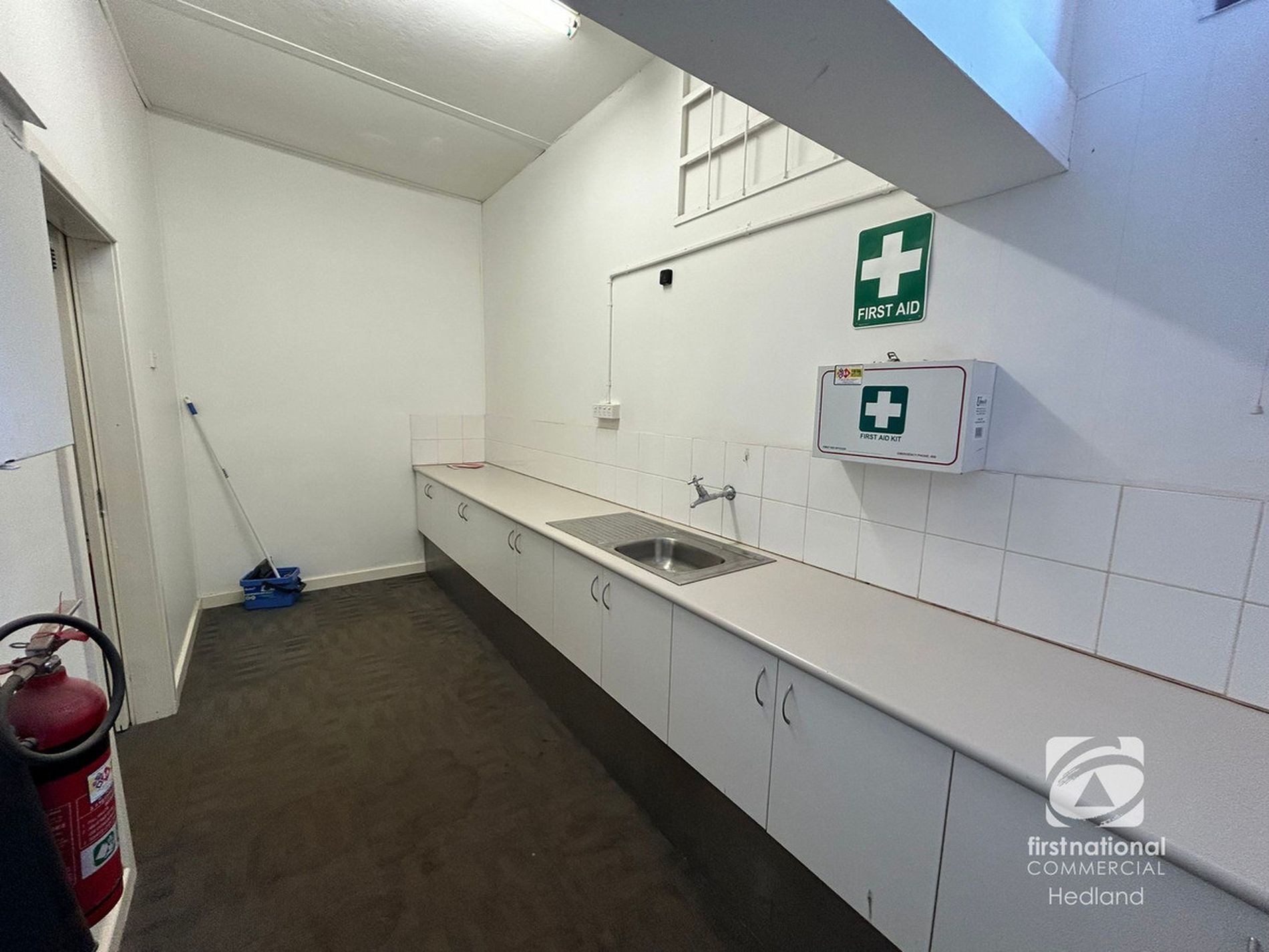 974 Central Road, Tom Price