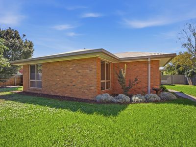 4 Victoria Close, Sale