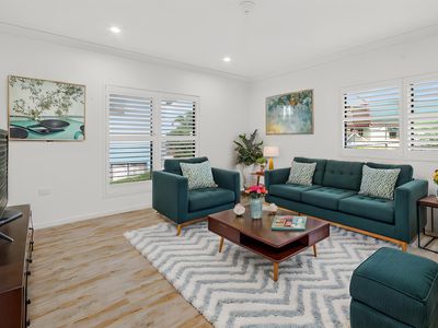 8 Blackcurrant Drive, Hideaway Bay