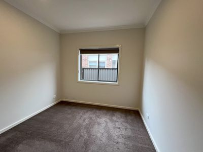 16 Evergreen Cres, Craigieburn