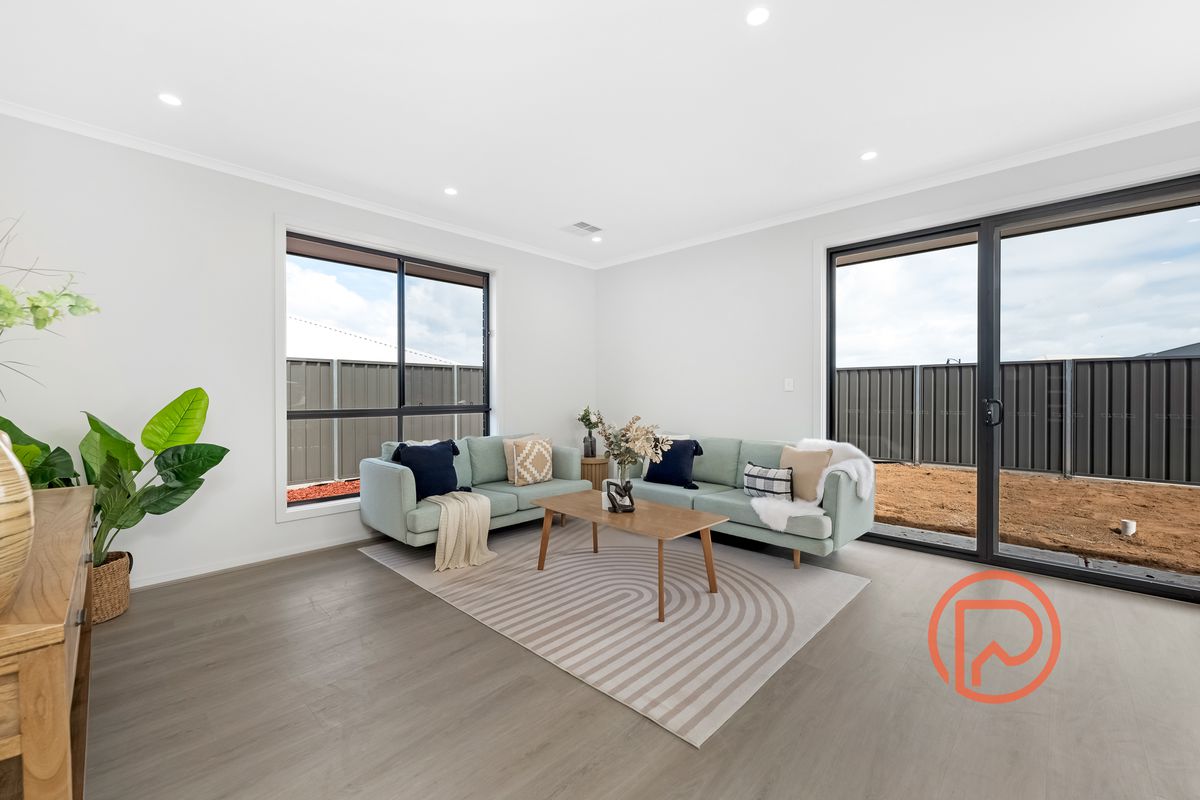 2 MINT DRIVE, Hayborough