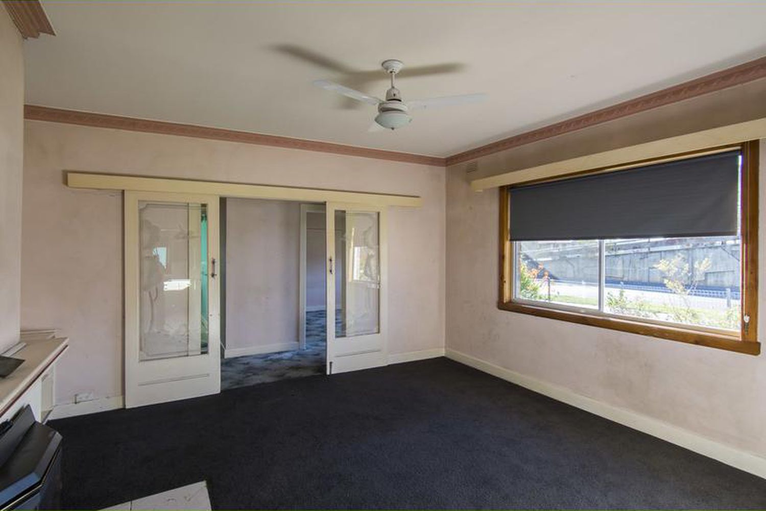 38 Railway Avenue, Horsham
