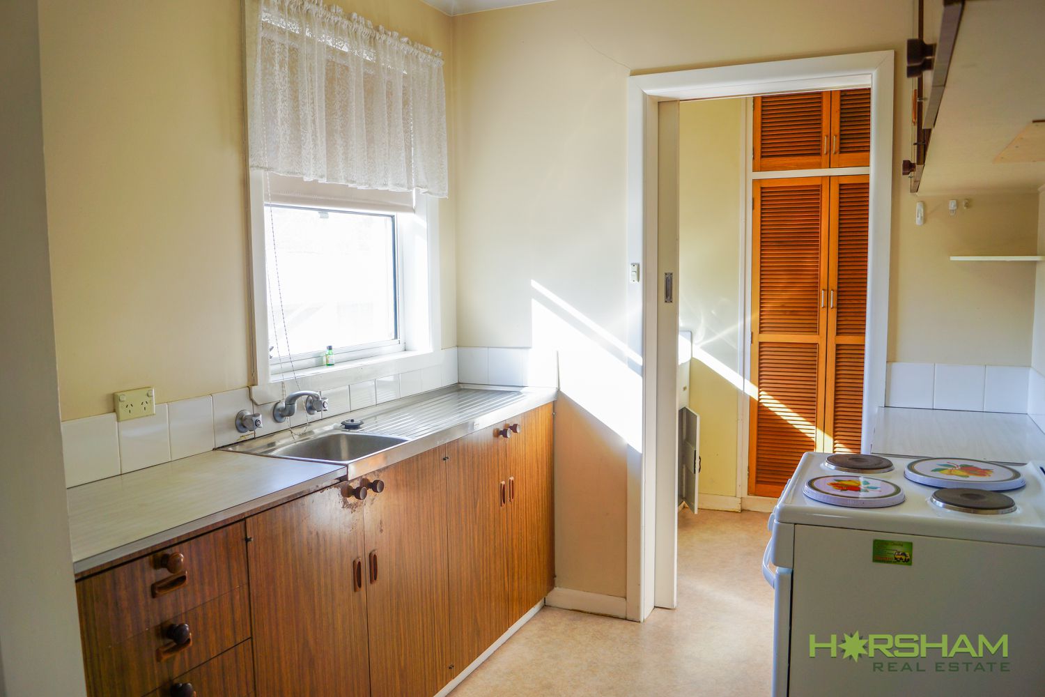 3 / 7 Roberts Avenue, Horsham