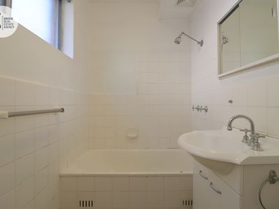 9 / 37 Meadow Crescent, Meadowbank