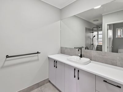 48 HIGHFIELD CIRCUIT, Bentley Park