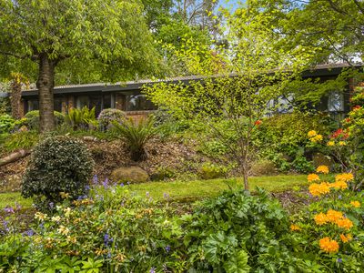 10 Cheniston Road, Mount Macedon