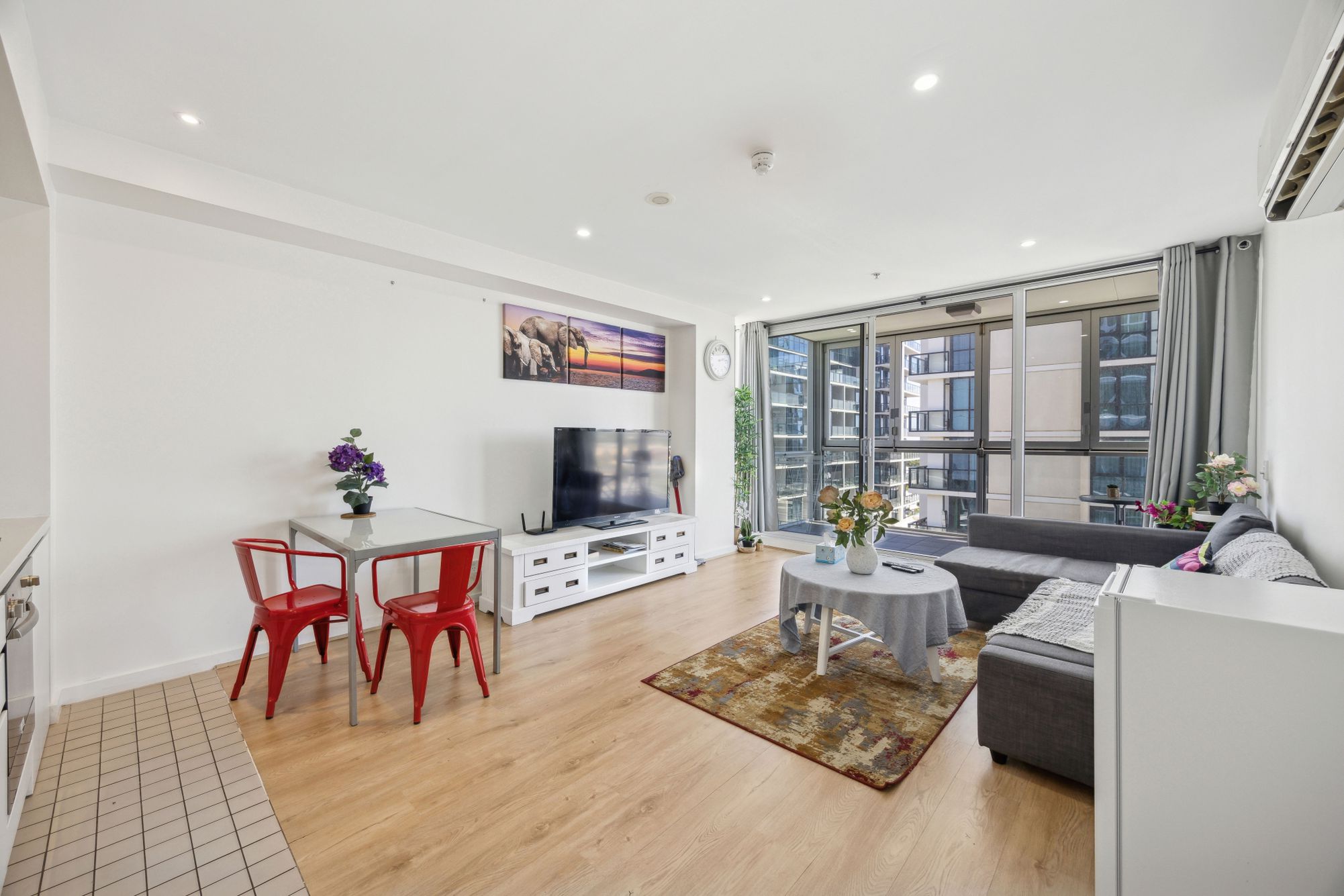 1107 / 10 Balfours Way, Adelaide
