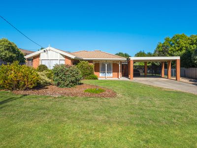 15 Stuart Drive, Woodend