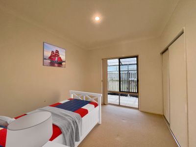 64 Cromdale Circuit, Kawungan