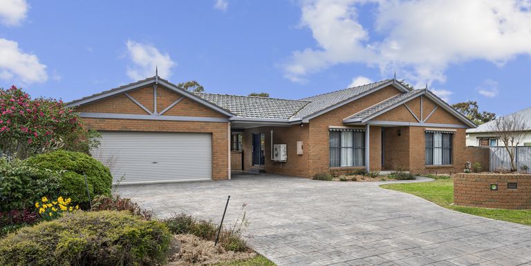 17 Lewis Street, Euroa