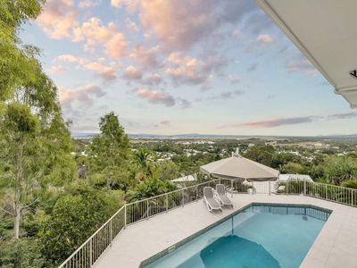 1 Seaview Court, Castle Hill