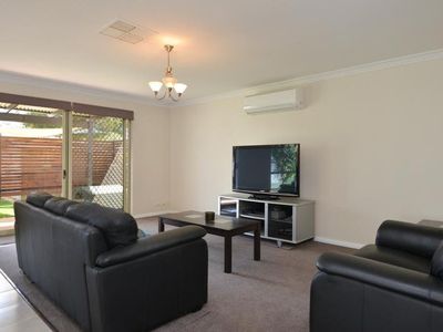 4B Nepean Grove, Hannans