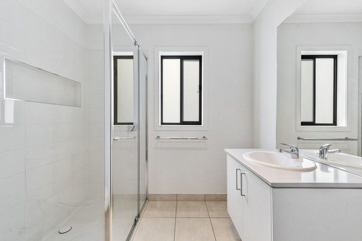 2 Peak Court, Mansfield