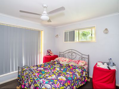 4 TWOLYN STREET, Urangan