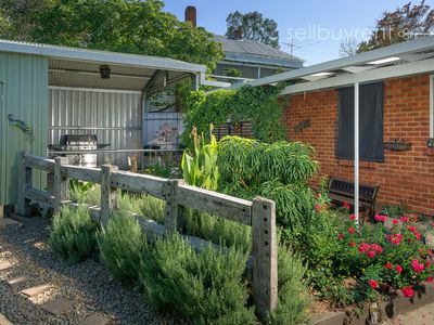 11 BANOOL ROAD, Tallangatta