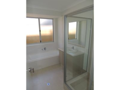302 Peelwood Parade, Halls Head