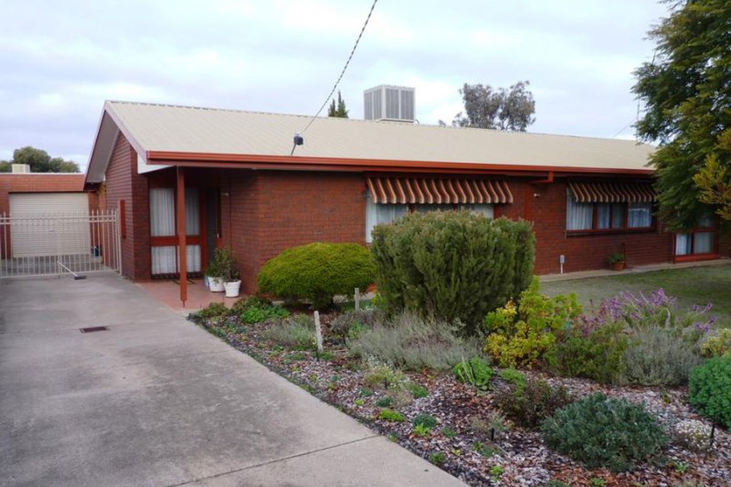 15 Windsor Crescent, Horsham