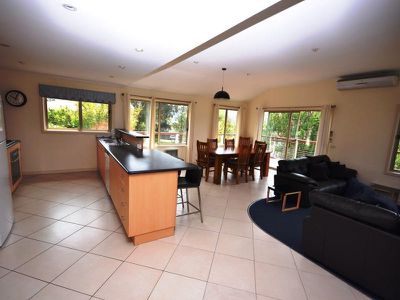 2 Marum Court , Tawonga South