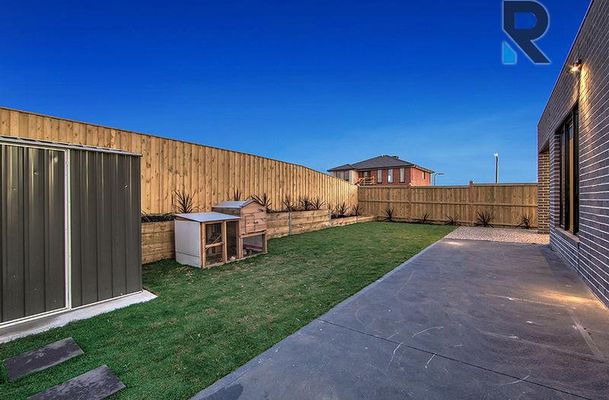 15 Naxos Road, Greenvale