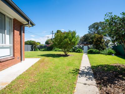 2 PRAGUE AVENUE, Wodonga