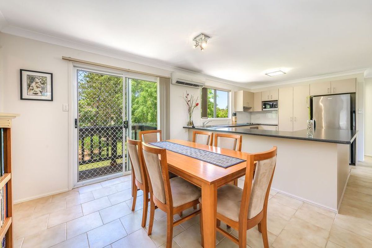 9 Chablis Court, Molendinar