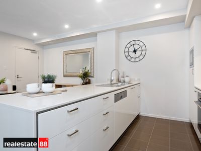 99 / 172 Railway Parade, West Leederville