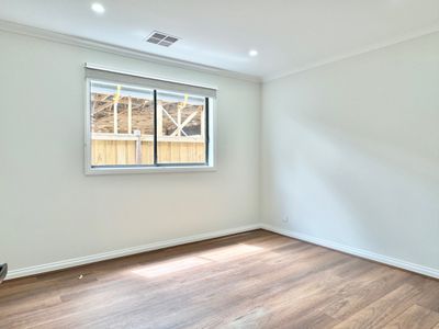 127 Plane Avenue, Mambourin