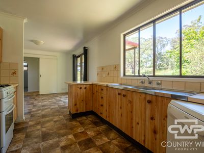 710 Coopers Road, Red Range