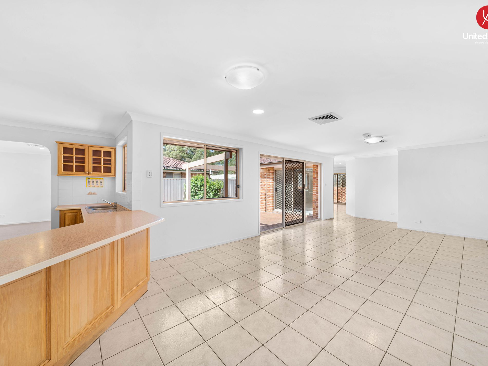 85 EDINBURGH CIRCUIT, Cecil Hills