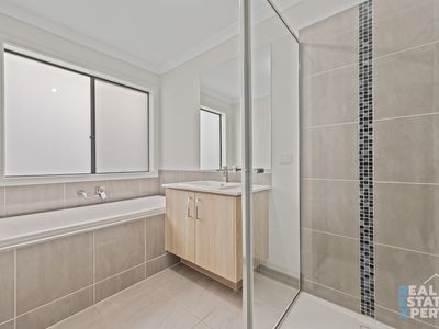 7 Newmarket Street, Cranbourne East