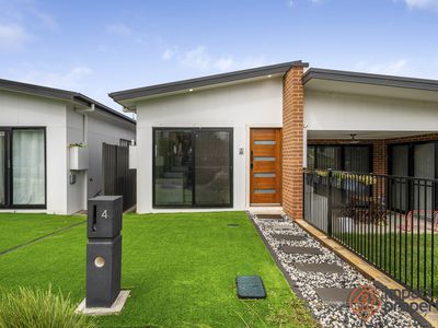 4 Keith Bain Crest, Whitlam